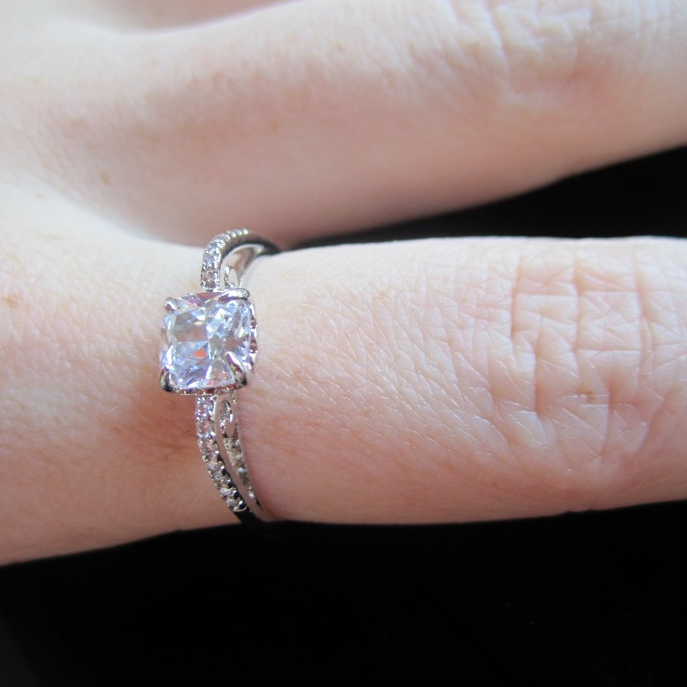 Beautiful Princess ring - Picture 2 of 4